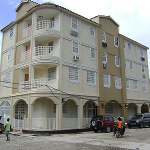 Caribbean Hotel Cayes